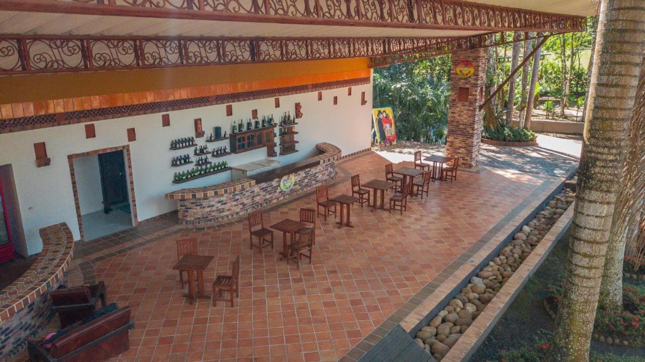 Hotel Hacienda Gualanday Apiay Buitenkant foto